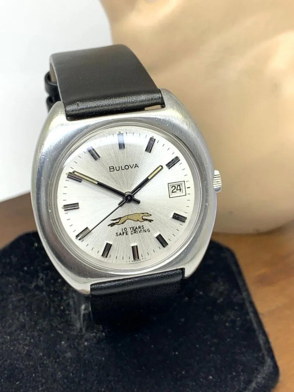 Bulova Men's Watch 7313 Vintage 1970's N4 Swiss Automatic Greyhound Safe Driving